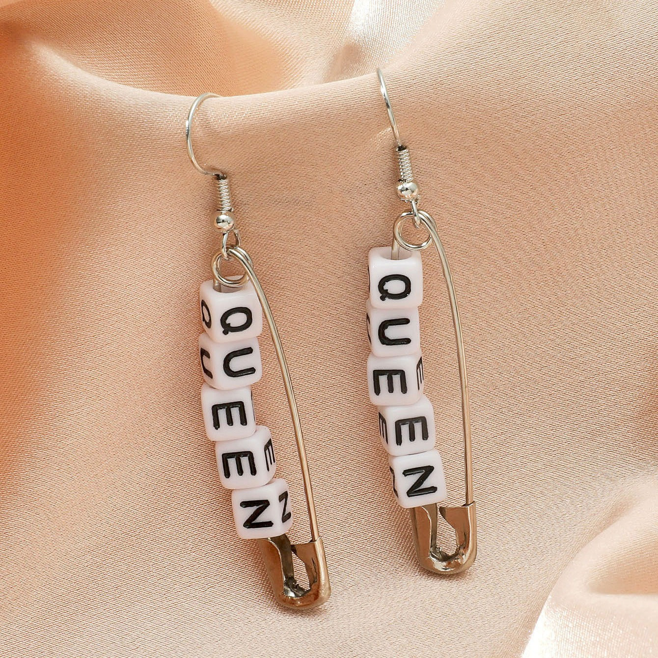 Cold Wind Inspired Personalized Pin Necklace Paper Clip Clavicle Chain Pair