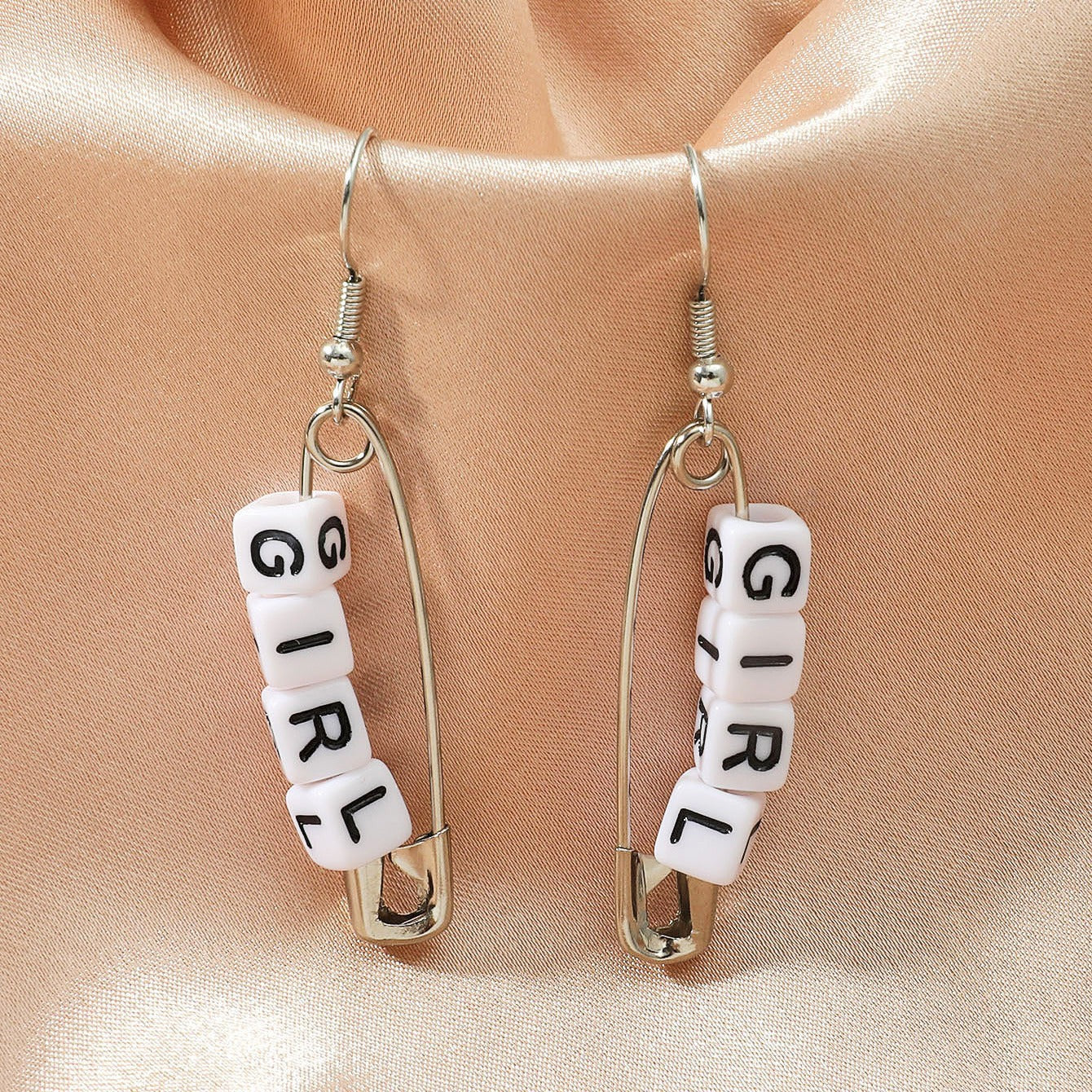 Cold Wind Inspired Personalized Pin Necklace Paper Clip Clavicle Chain Pair