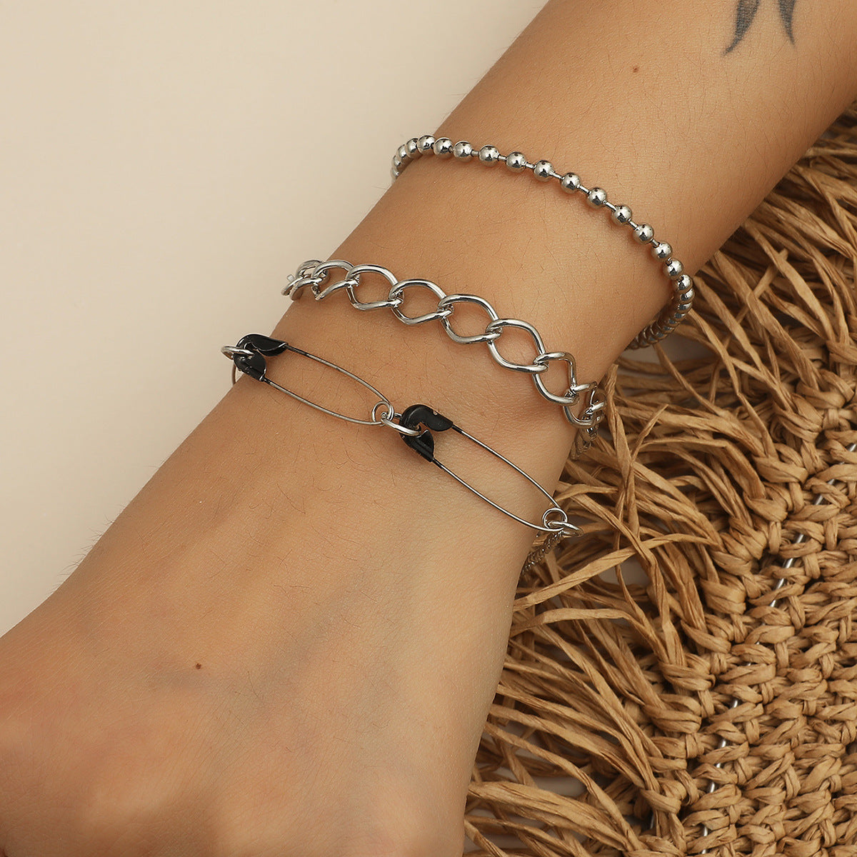 Cold Wind Inspired Personalized Pin Necklace Paper Clip Clavicle Chain Pair