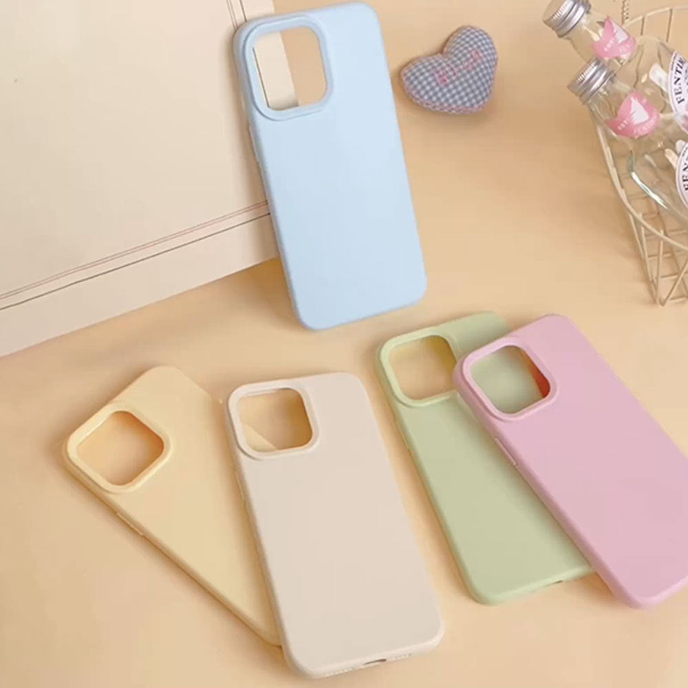 iPhone 17/15 Pro Silicone Case - Solid Color Skin Feel Shockproof