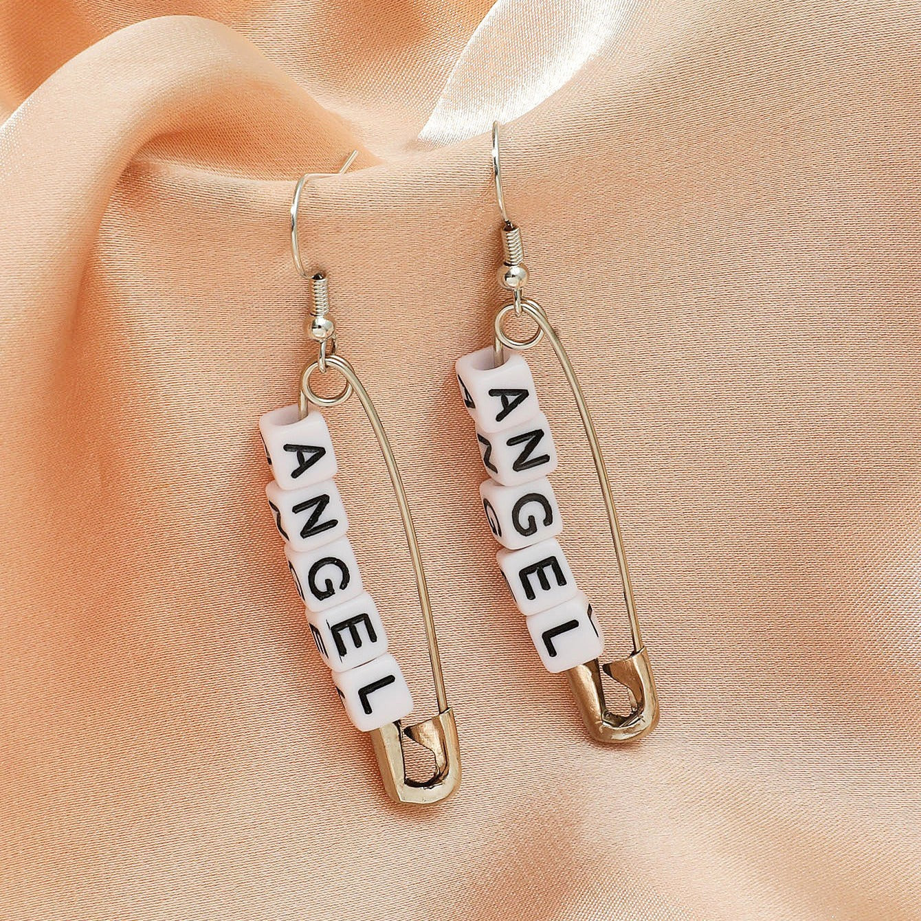 Cold Wind Inspired Personalized Pin Necklace Paper Clip Clavicle Chain Pair
