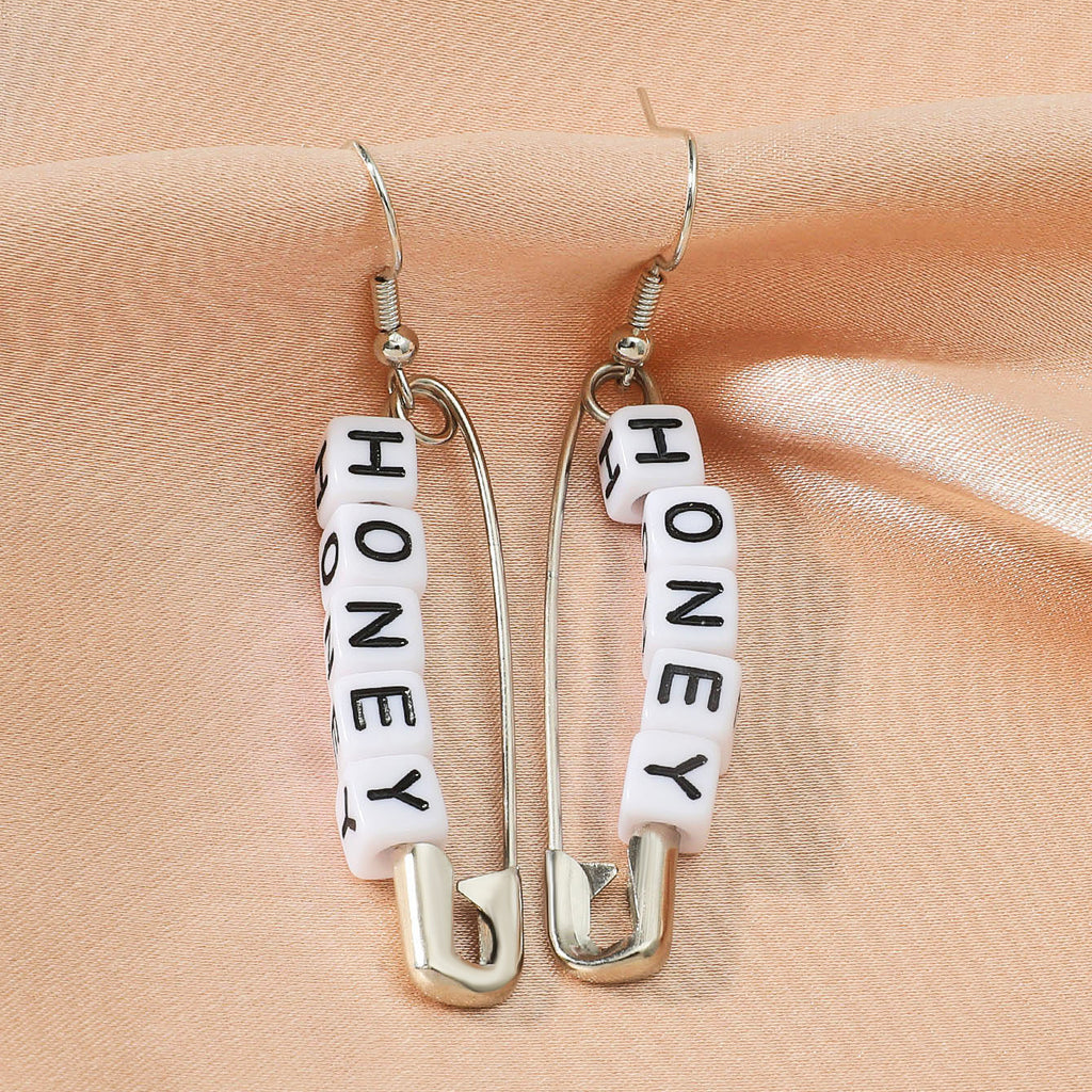Cold Wind Inspired Personalized Pin Necklace Paper Clip Clavicle Chain Pair