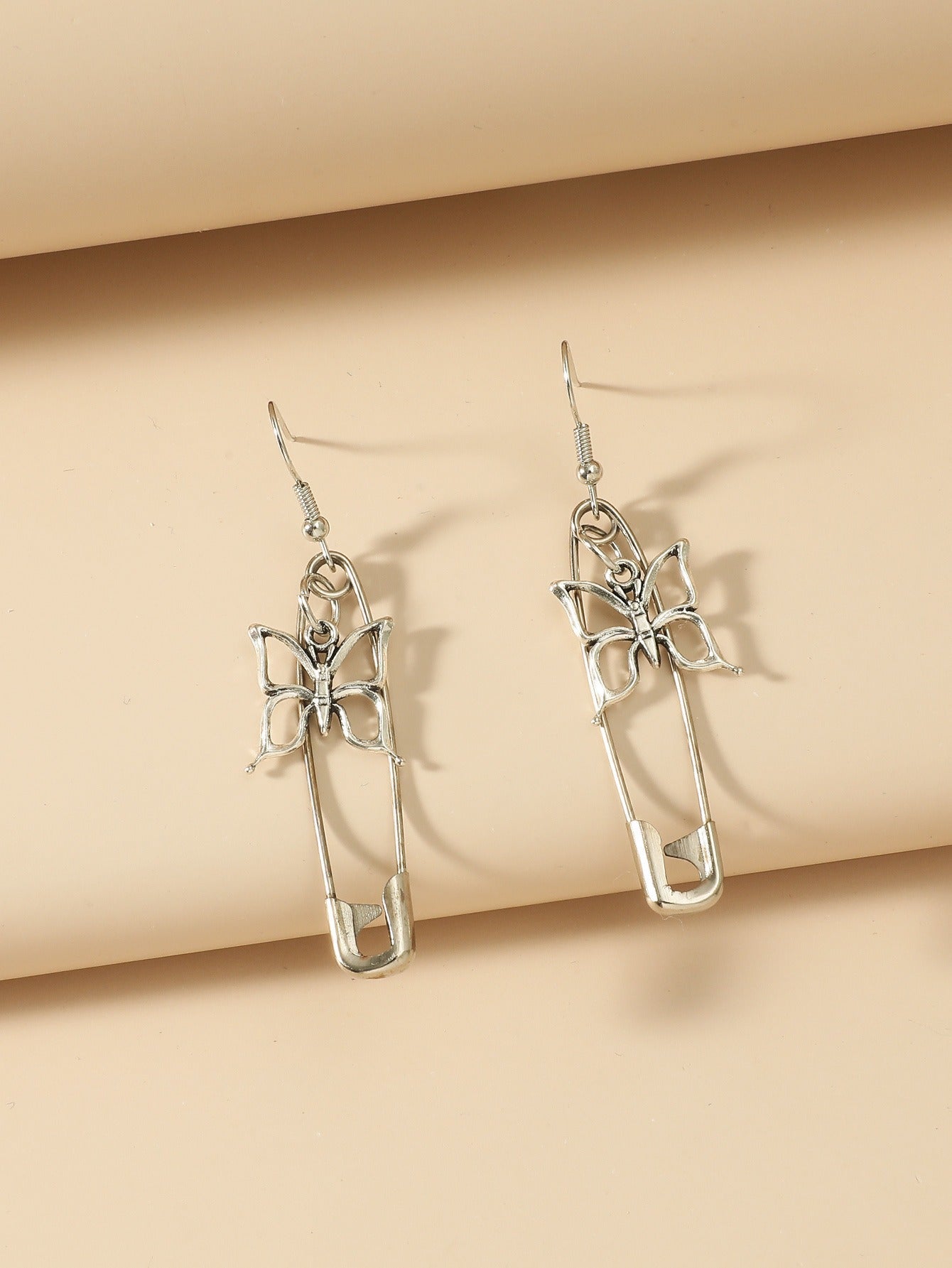 Cold Wind Inspired Personalized Pin Necklace Paper Clip Clavicle Chain Pair