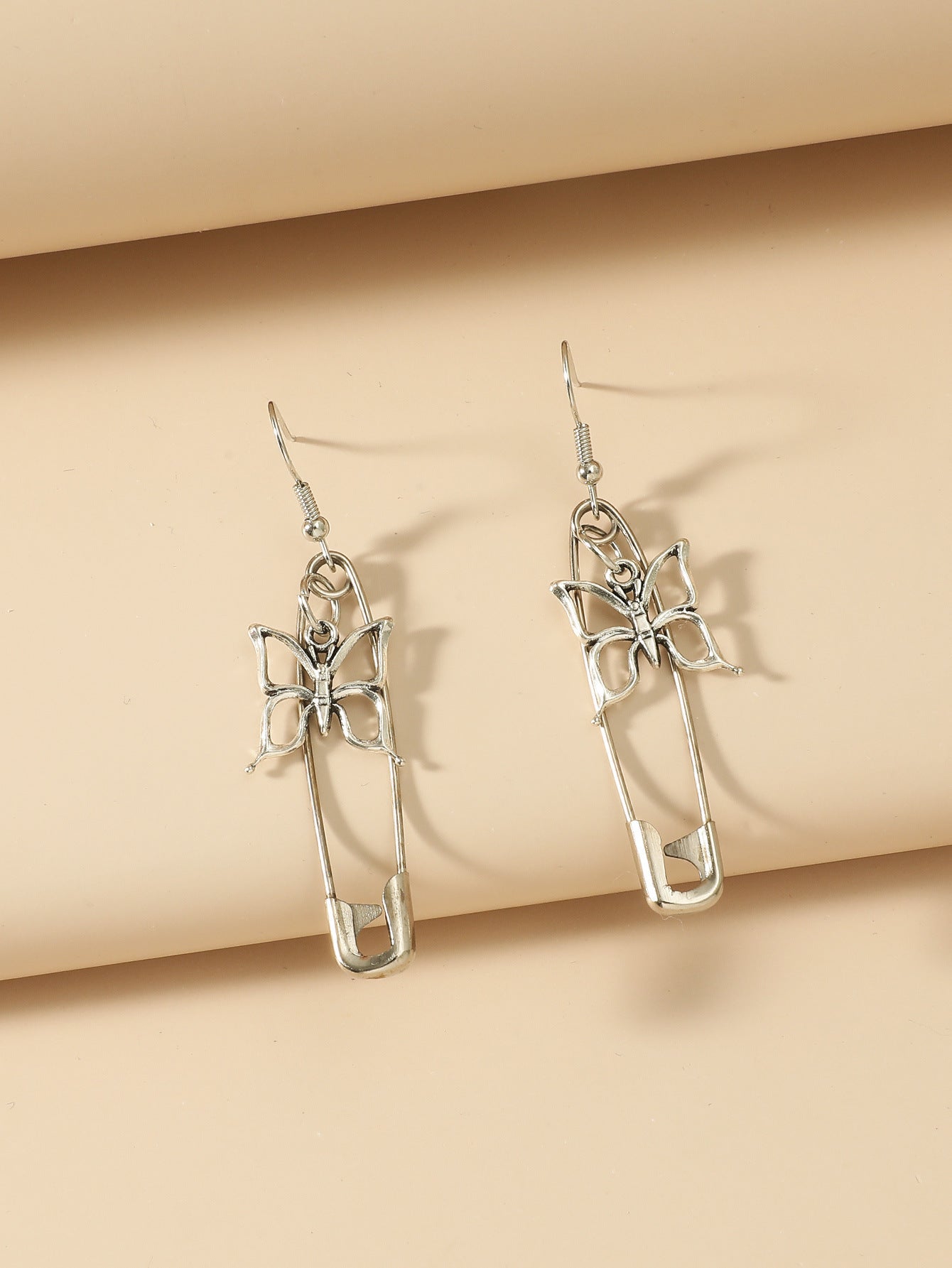 Cold Wind Inspired Personalized Pin Necklace Paper Clip Clavicle Chain Pair