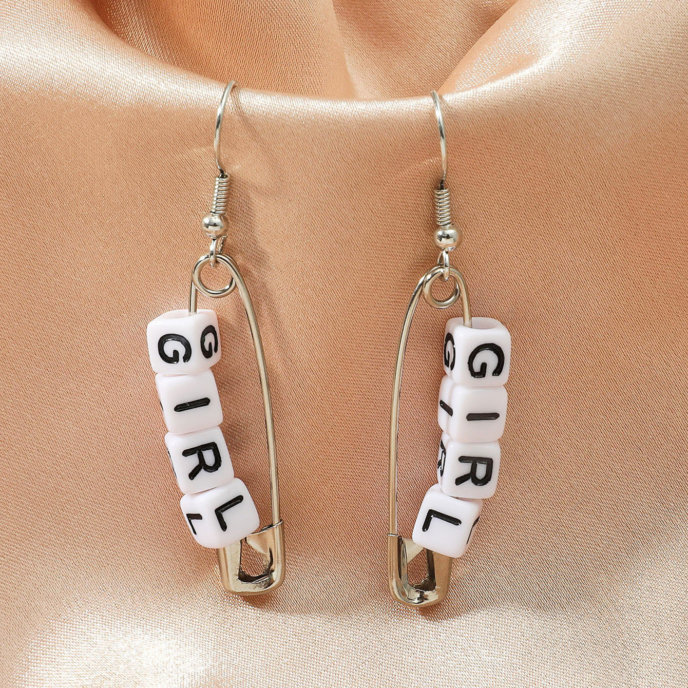 Cold Wind Inspired Personalized Pin Necklace Paper Clip Clavicle Chain Pair